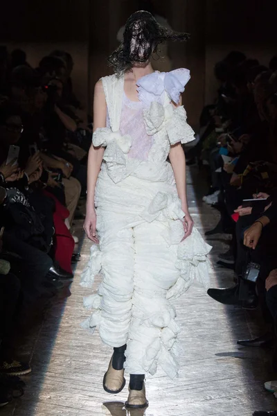 Look 12